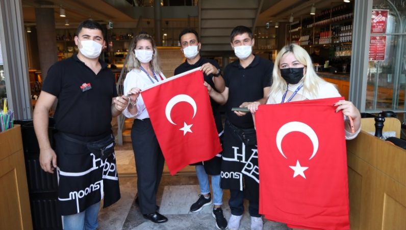 Cumhuriyet Bayramı için 2 Bin Türk Bayrağı Dağıtıldı…