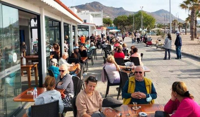 Turgutreis Amiral Kafe’de Self Servis Sistemi Kaldırıldı