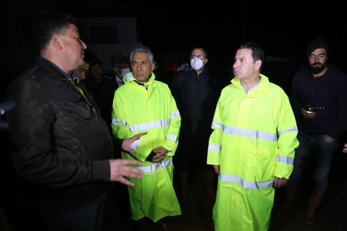 BAŞKAN ARAS, SU TAŞKINI YAŞANAN BÖLGELERDE ÇALIŞMALAR, TÜM HIZIYLA DEVAM EDİYOR