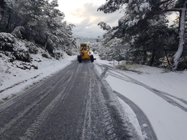 BELEDİYENİN KAR TEDBİRİ, BODRUM’DA MAĞDURİYETLERİ ÖNLEDİ