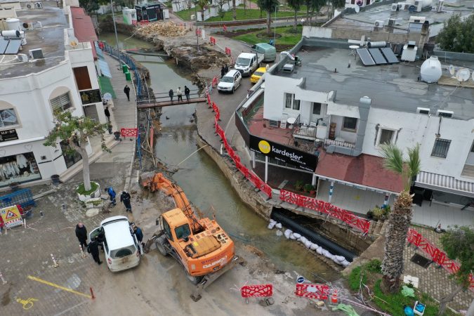 YAĞMUR SUYU DRENAJ ÇALIŞMALARI DEVAM EDİYOR