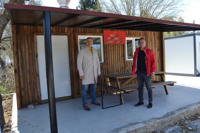 ÇAMARASI MUHTARLIK BİNASINA KAVUŞTU