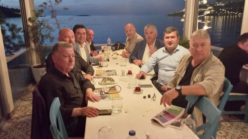 İlçe Başkanları Ak Parti’nin Düzenlediği İftarda Buluştu.