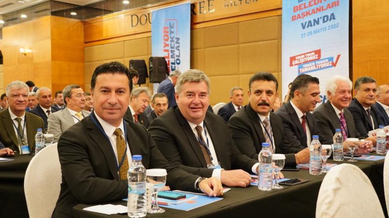BELEDİYE BAŞKANLARI, VAN’DA BİR ARAYA GELDİ