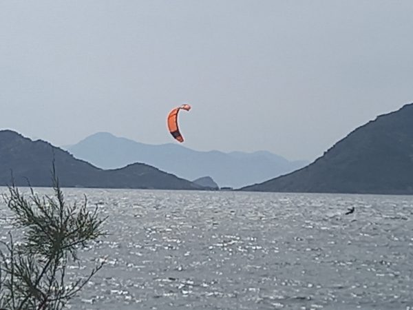 Bodrum Rüzgarında Uçurtma Sörfü