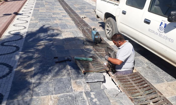 Belediye Ekipleri Yağmur Hatlarında