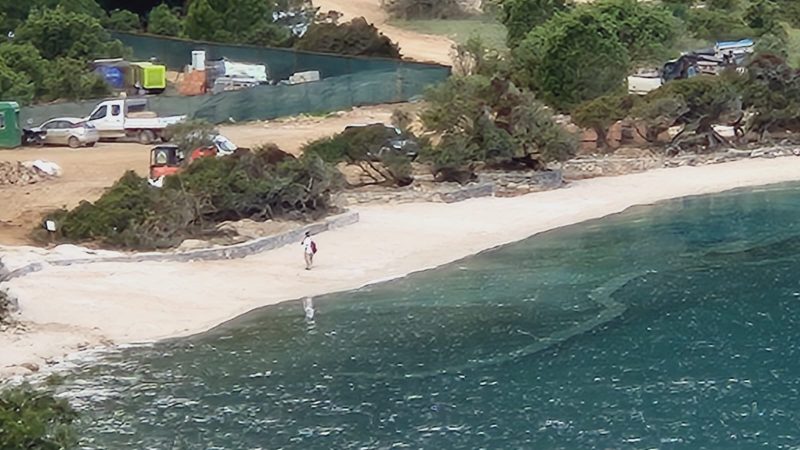 Beyaz Kum Bodrum’u Terk Etmiyor