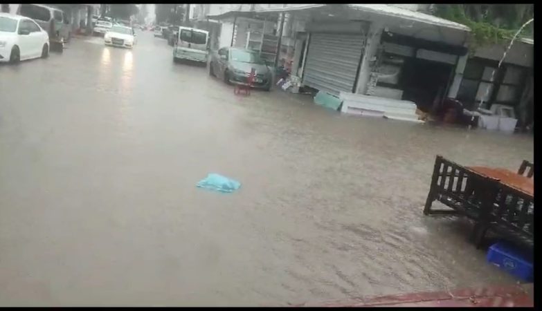 Turgutreis Barlar Sokağı Su Baskınına Müdahale.