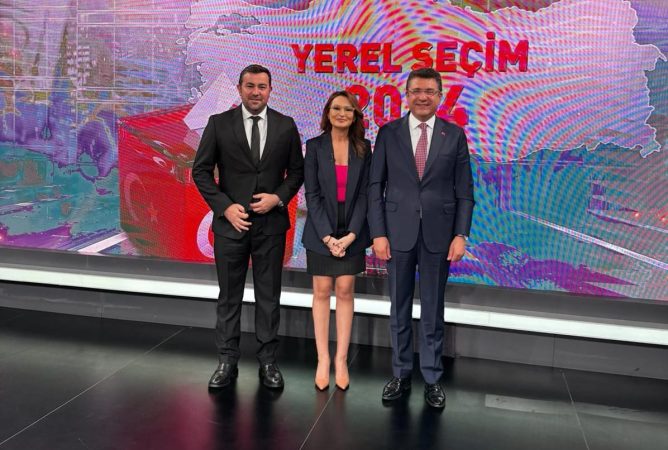 MEHMET TOSUN: “BODRUM, AÇIK DENİZDE DÜMENİ KIRILMIŞ GEMİ GİBİ”