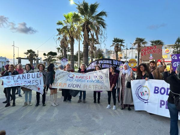 Bodrum Kadın Platformu Turgutreis’te Meydanlardaydı.